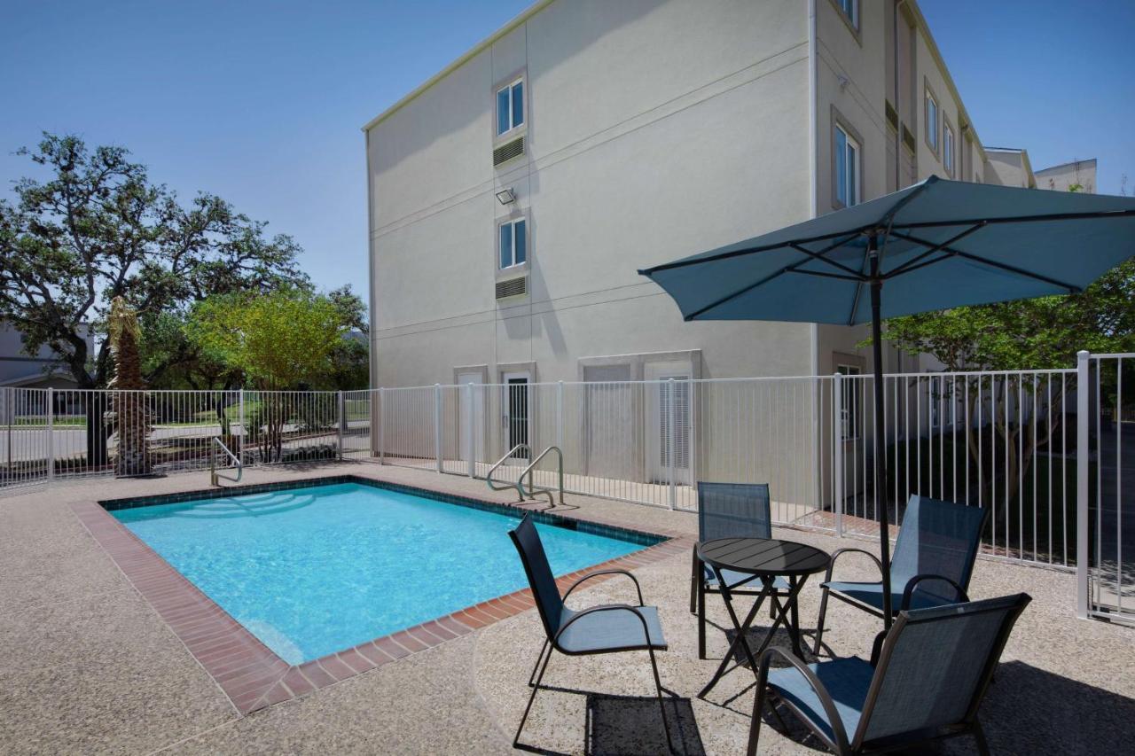 6-san Antonio, Tx - Airport Hotel 2*