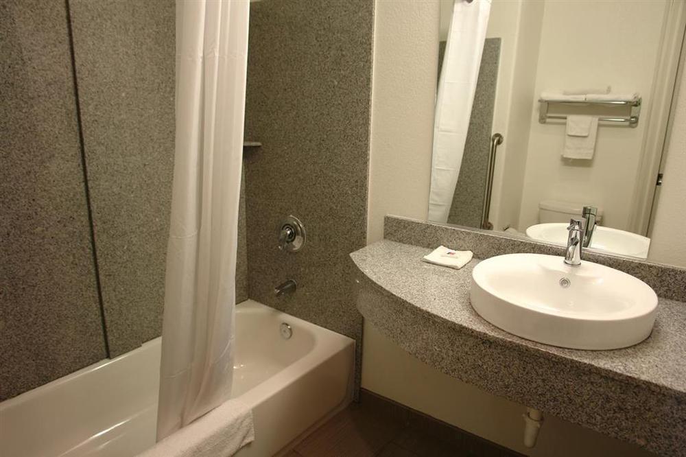 6-san Antonio, Tx - Airport Hotel 2*